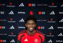 Officiel : Carlos Baleba rejoint Manchester United pour 80 millions d’euros